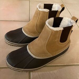 Eddie Bauer Women's Boots with Faux Fur Lining